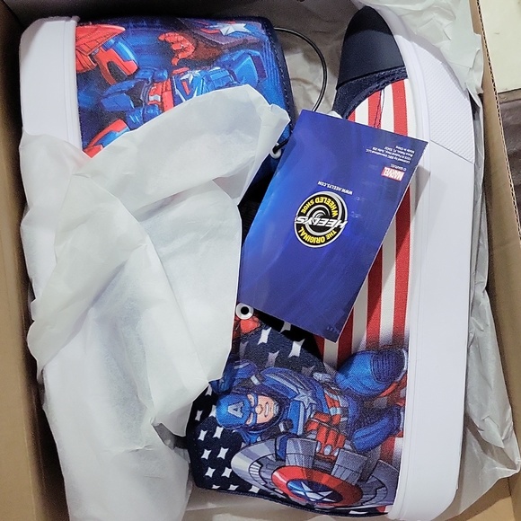 Size 9 mens/ Boys heelys - Picture 2 of 3